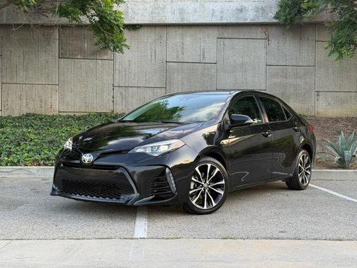Black 2019 Toyota Corolla SE