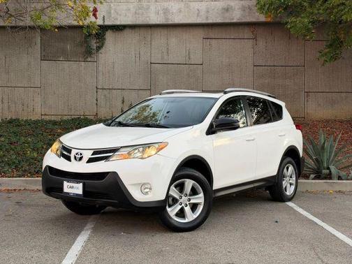 White 2013 Toyota RAV4 XLE