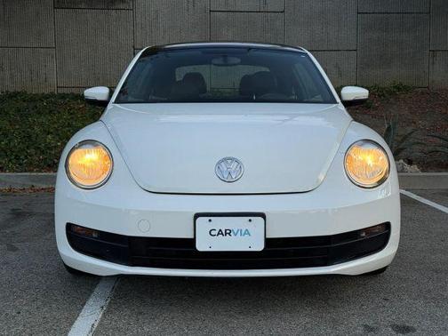 White 2012 Volkswagen Beetle 2.5L