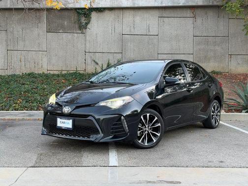 Black 2019 Toyota Corolla SE