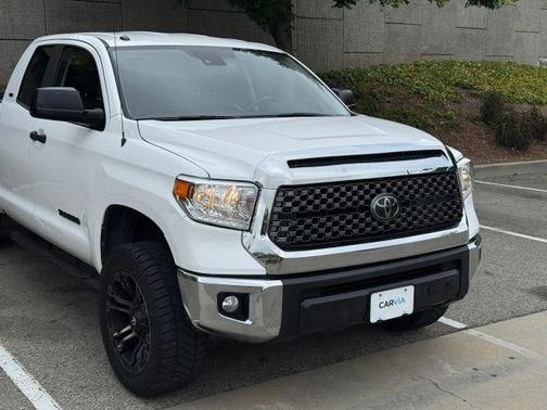 White 2019 Toyota Tundra SR5