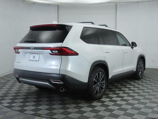 2024 Toyota Grand Highlander Hybrid MAX Platinum
