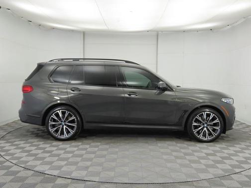 2021 BMW X7 M50i