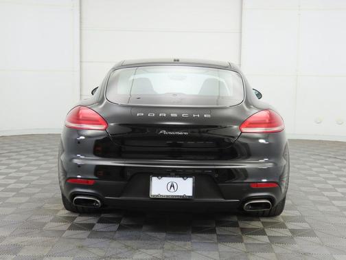 2016 Porsche Panamera 4