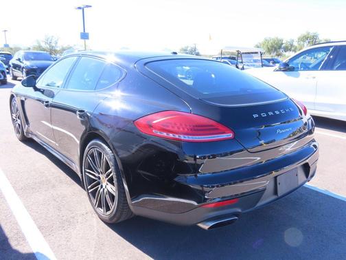 2016 Porsche Panamera 4