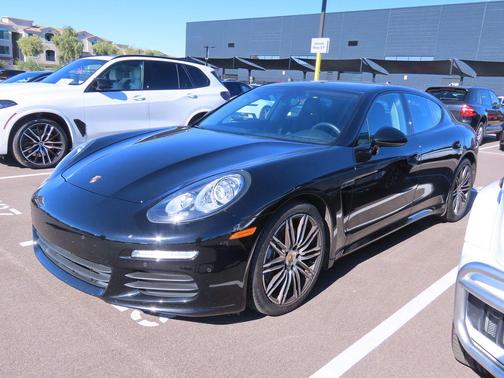 2016 Porsche Panamera 4