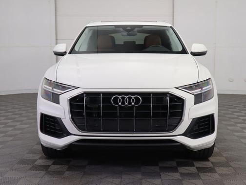2022 Audi Q8 55 Premium Plus