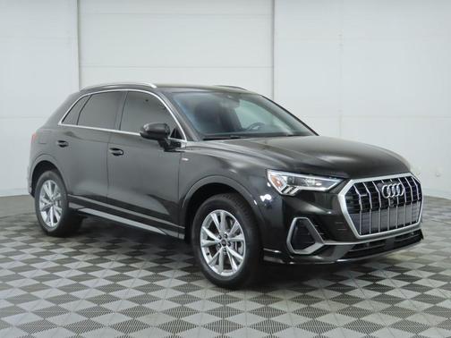 2023 Audi Q3 45 S line Premium