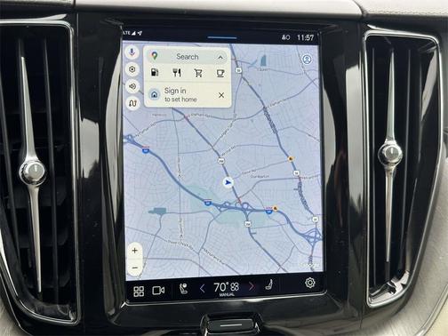 2023 Volvo XC60 B5 Ultimate Dark Theme