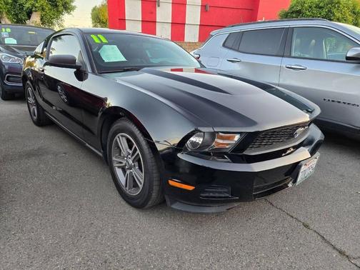 2011 Ford Mustang V6 Premium