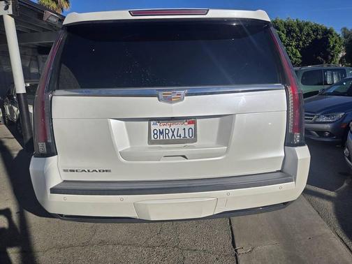 2016 Cadillac Escalade Premium