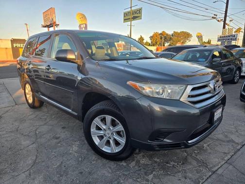 2011 Toyota Highlander SE
