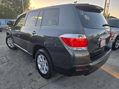 2011 Toyota Highlander SE