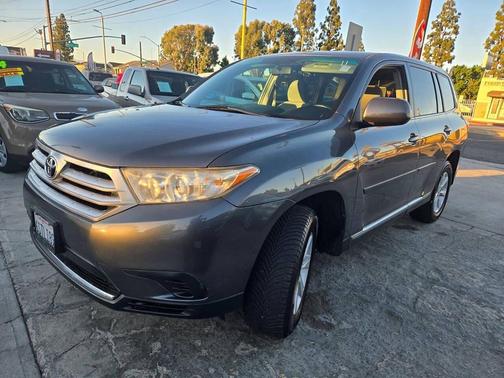 2011 Toyota Highlander SE