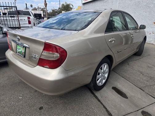 2004 Toyota Camry XLE