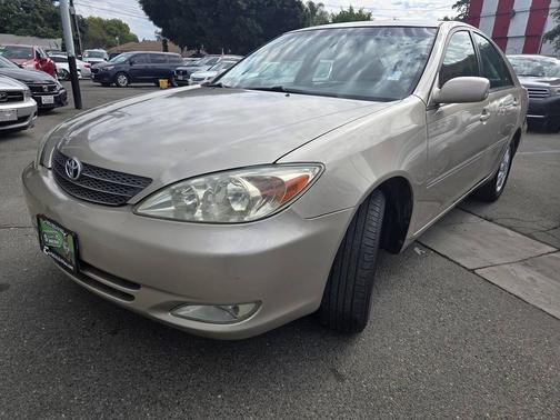 2004 Toyota Camry XLE