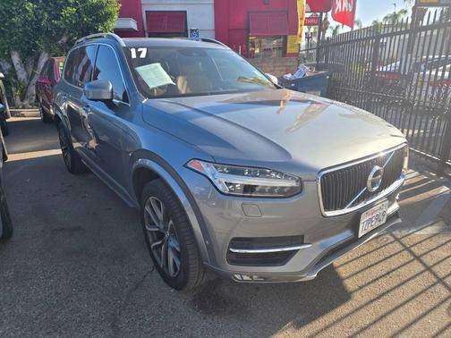 2017 Volvo XC90 T6 Momentum