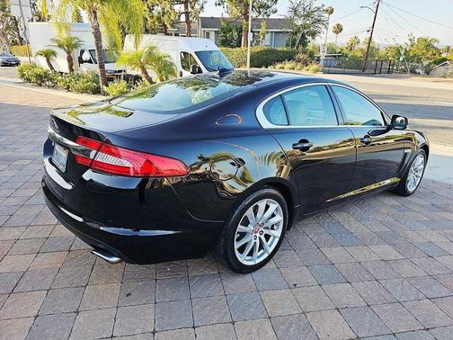 2015 Jaguar XF 2.0T Premium