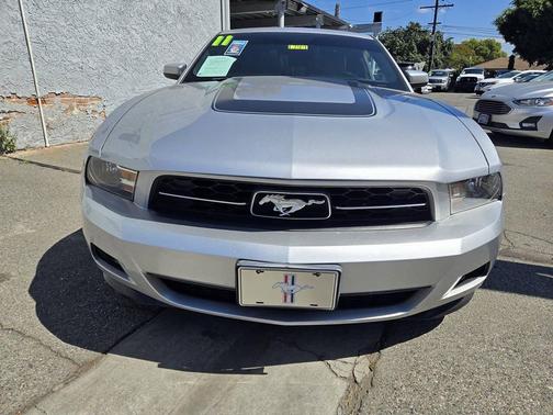 2011 Ford Mustang V6 Premium