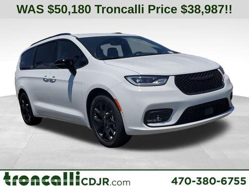 Bright White Clearcoat 2026 Chrysler Pacifica Select