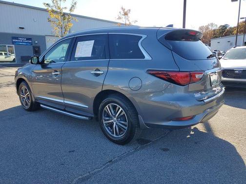 2017 INFINITI QX60 Base