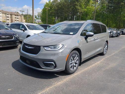 2025 Chrysler Pacifica Hybrid Pinnacle