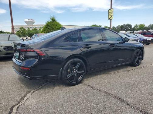 Crystal Black Pearl 2024 Honda Accord Hybrid Sport-L
