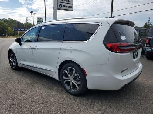 2026 Chrysler Pacifica Pinnacle