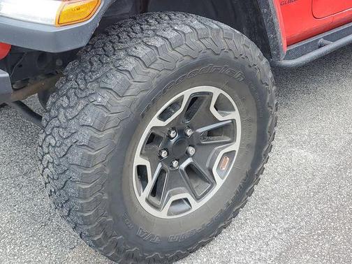 Firecracker Red Clearcoat 2020 Jeep Gladiator Overland