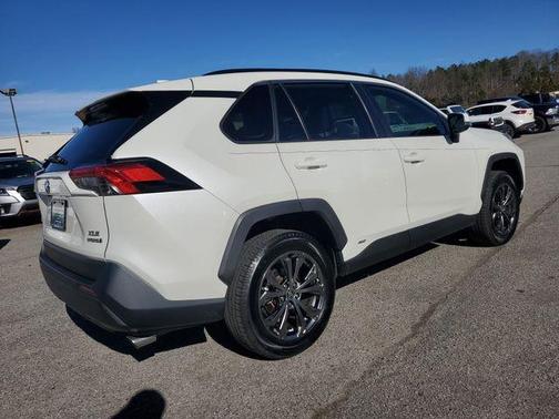 2022 Toyota RAV4 Hybrid XLE Premium