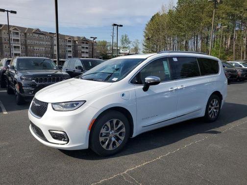 2025 Chrysler Pacifica Hybrid Pinnacle