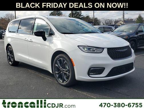 2026 Chrysler Pacifica Select