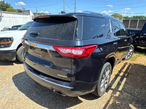 Midnight Blue Metallic 2020 Chevrolet Traverse Premier
