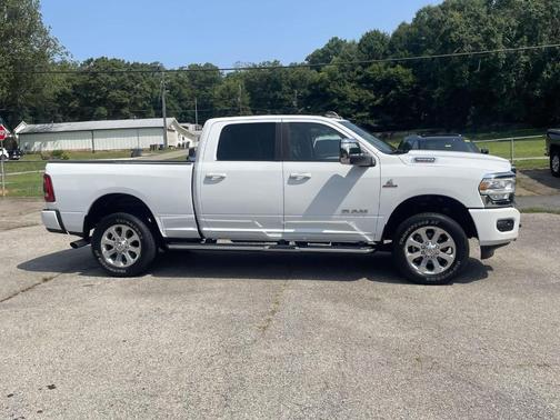 Bright White Clearcoat 2023 RAM 3500 Laramie