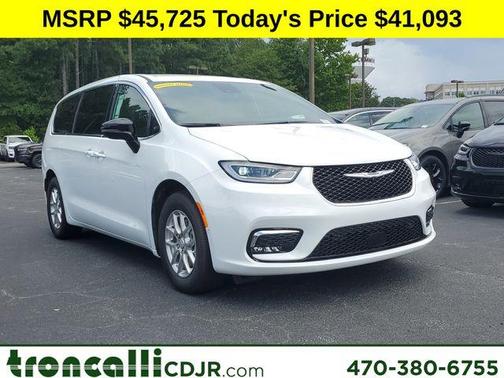 2025 Chrysler Pacifica Select
