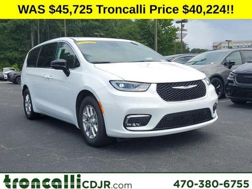 2025 Chrysler Pacifica Select