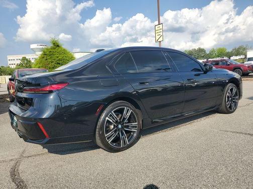 Black Sapphire Metallic 2023 BMW 740 i