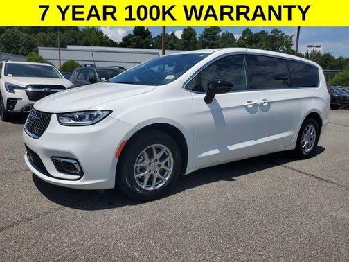 Bright White Clearcoat 2025 Chrysler Pacifica Select