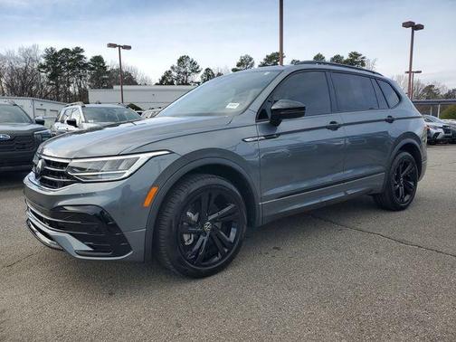 2024 Volkswagen Tiguan 2.0T SE R-Line Black