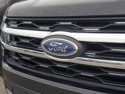 Black 2022 Ford Expedition Limited