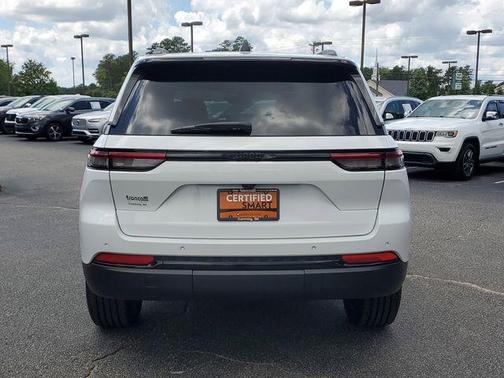 2022 Jeep Grand Cherokee Altitude