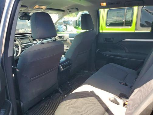 2018 Toyota Highlander LE