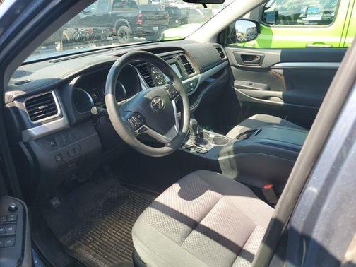 2018 Toyota Highlander LE