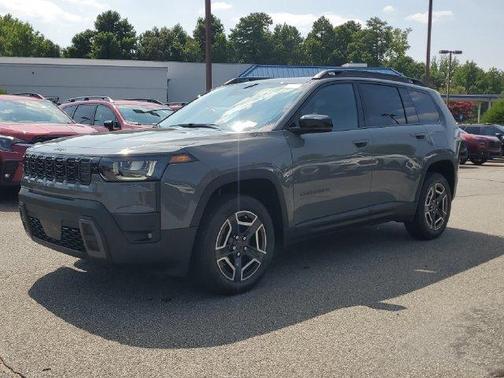 Sting Gray Clearcoat 2026 Jeep Cherokee LAREDO/LIMITED