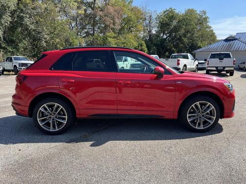 2022 Audi Q3 45 S line Premium