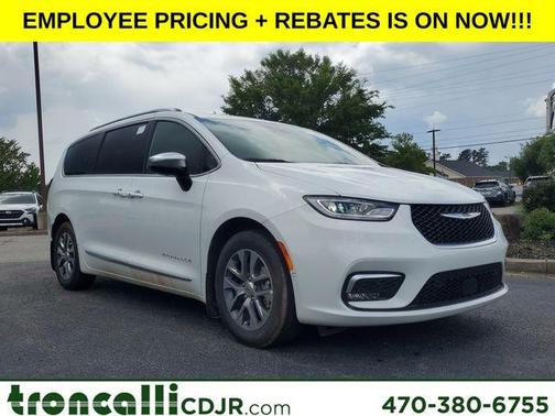 2025 Chrysler Pacifica Hybrid Pinnacle