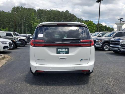 2025 Chrysler Pacifica Hybrid Pinnacle