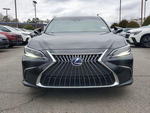 2022 Lexus ES 300h Ultra Luxury