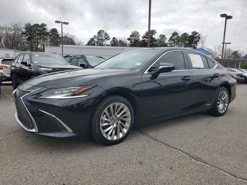 2022 Lexus ES 300h Ultra Luxury