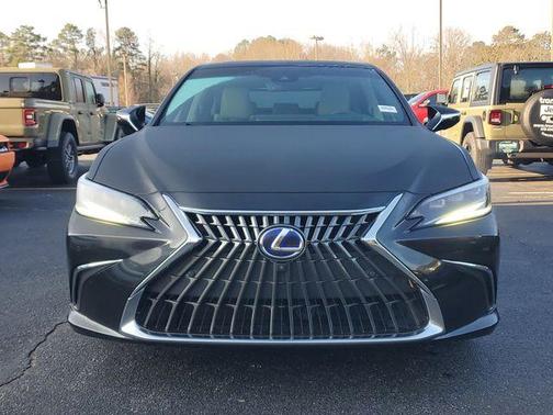 2022 Lexus ES 300h Ultra Luxury